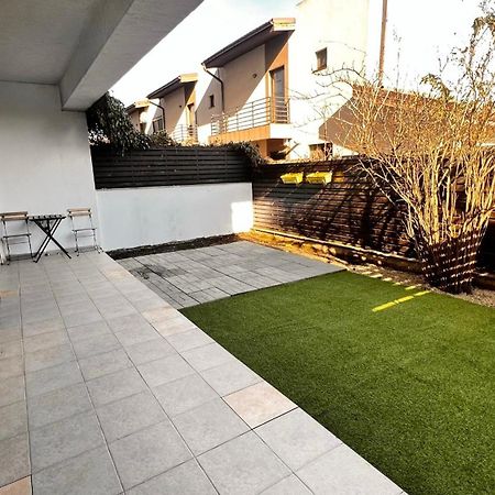 Otopeni Airport Apartment With Private Garden エクステリア 写真