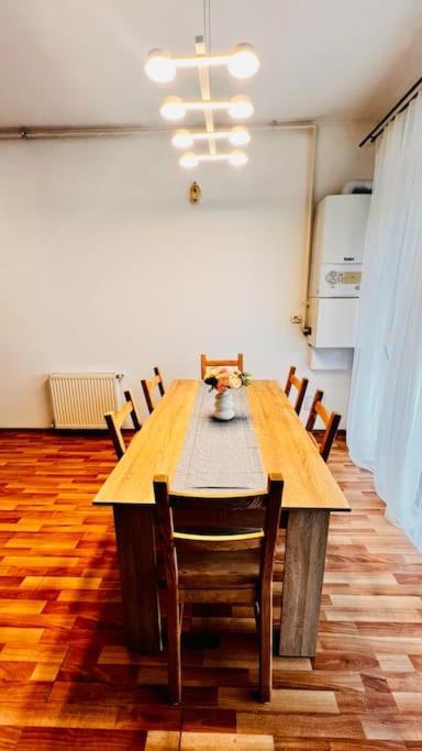 Otopeni Airport Apartment With Private Garden エクステリア 写真