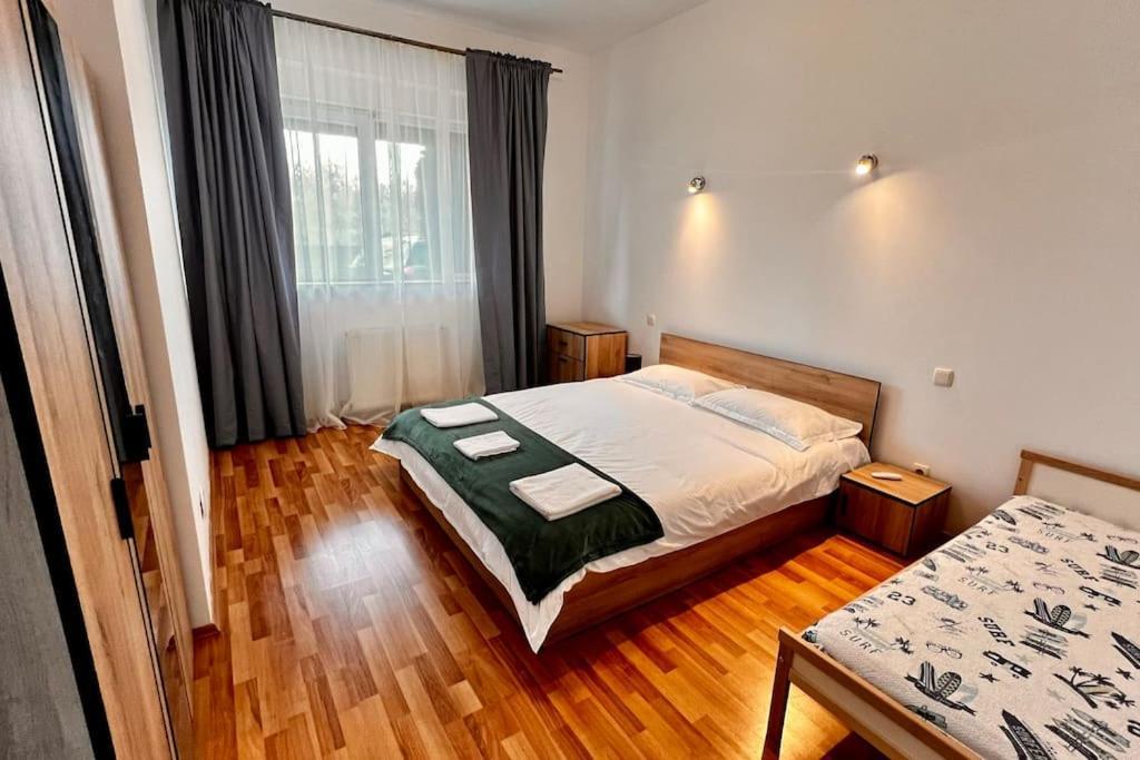 Otopeni Airport Apartment With Private Garden エクステリア 写真