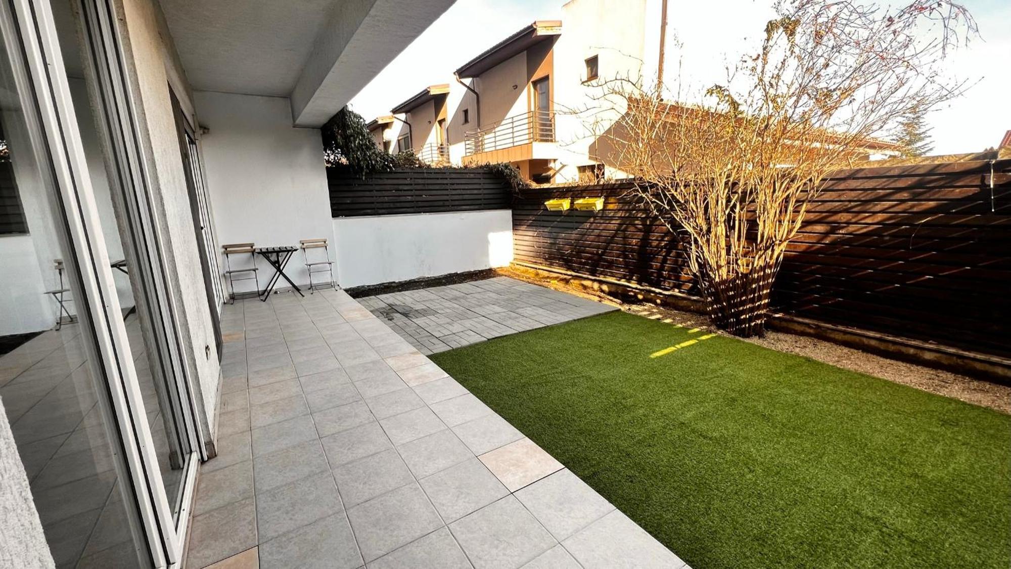 Otopeni Airport Apartment With Private Garden エクステリア 写真